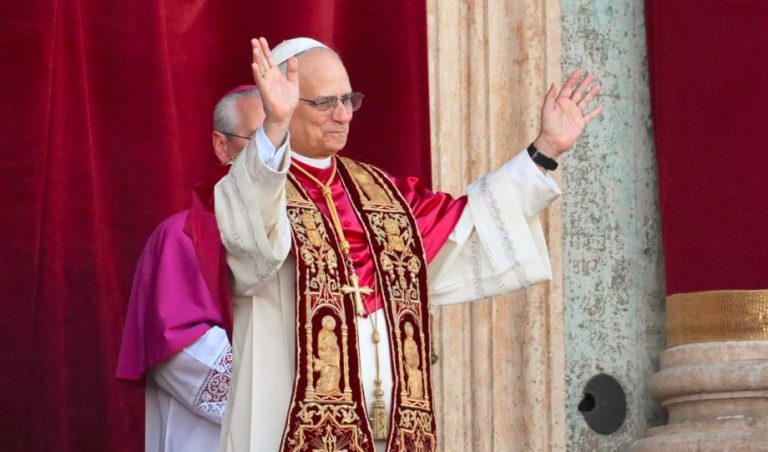 ПАПАТА ЛАВ 14 ВО АФРИКА